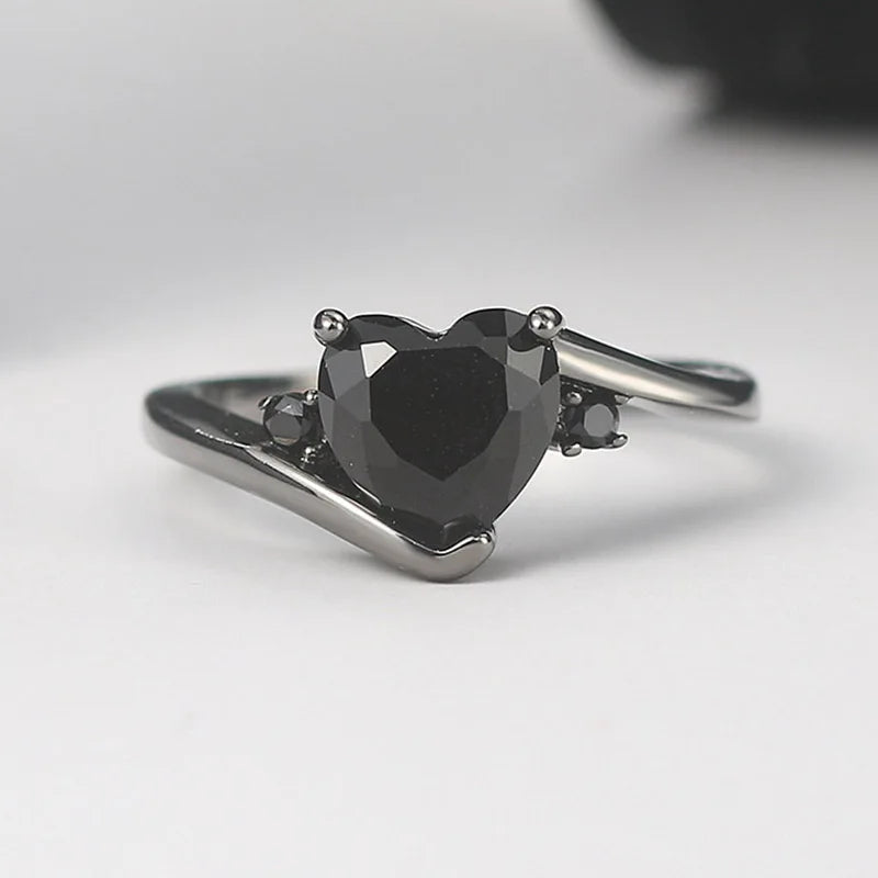 Goth Punk Rings For Women Black Gold Color Heart Purple Red Crystal Rings Grunge Gothic Accessories Vintage Fashion Jewelry R181