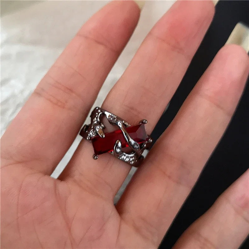 New Adjustable Opening Irregular Red Crystal Glass Heart Aesthetic Rings for Women Gothic Animal Spider Ring Creative Jewelry