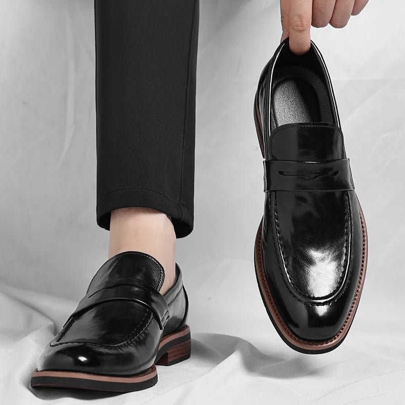 Leather Mens Casual Shoes Leisure Walk Pointed Toe Loafers Thick Bottom and Low Heel Comfy Casual Shoes Classic Business Shoes