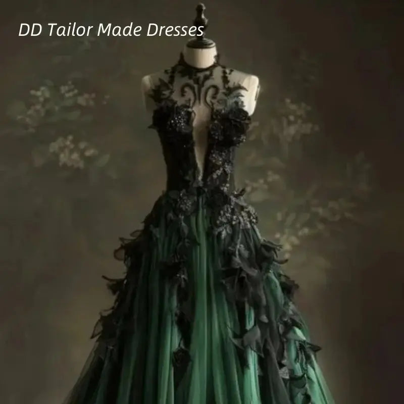 Gothic Wedding Dress With 3D Floral Appliques Black And Dark Green A-Line Vintage Bridal Gown Customized Robe De mariée