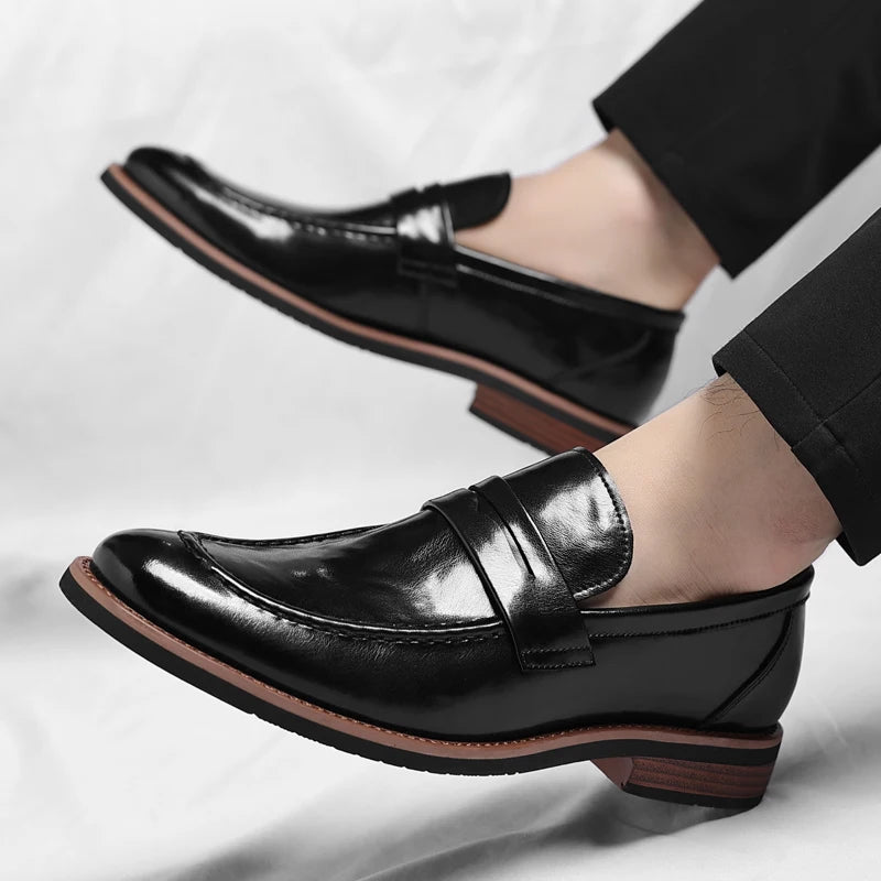 Leather Mens Casual Shoes Leisure Walk Pointed Toe Loafers Thick Bottom and Low Heel Comfy Casual Shoes Classic Business Shoes