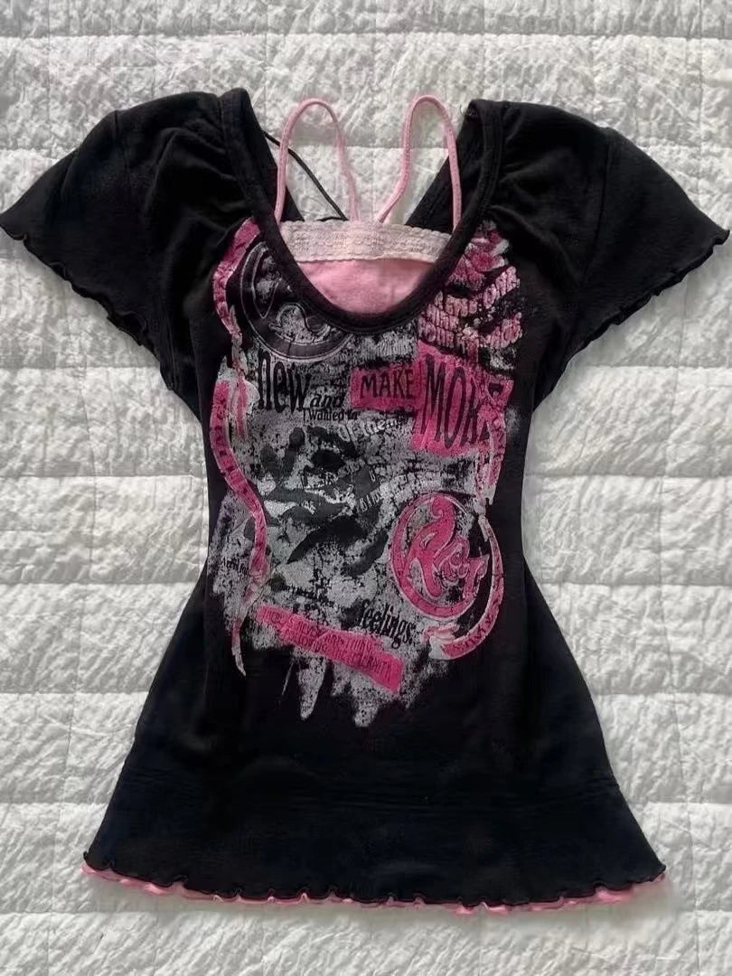 Gothic Hottie T-shirt Pink Femme Short sleeve Streetwear Hip Hop Retro Clothes Women T shirts Graphic Tee Y2k Aesthetic Crop Top