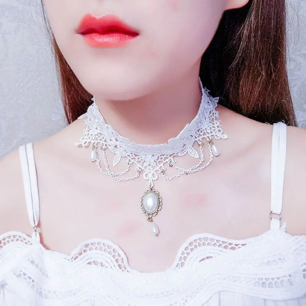 Gothic Fashion White Lace Statement Short Wedding Choker Collar Jewelry Bridal Necklace