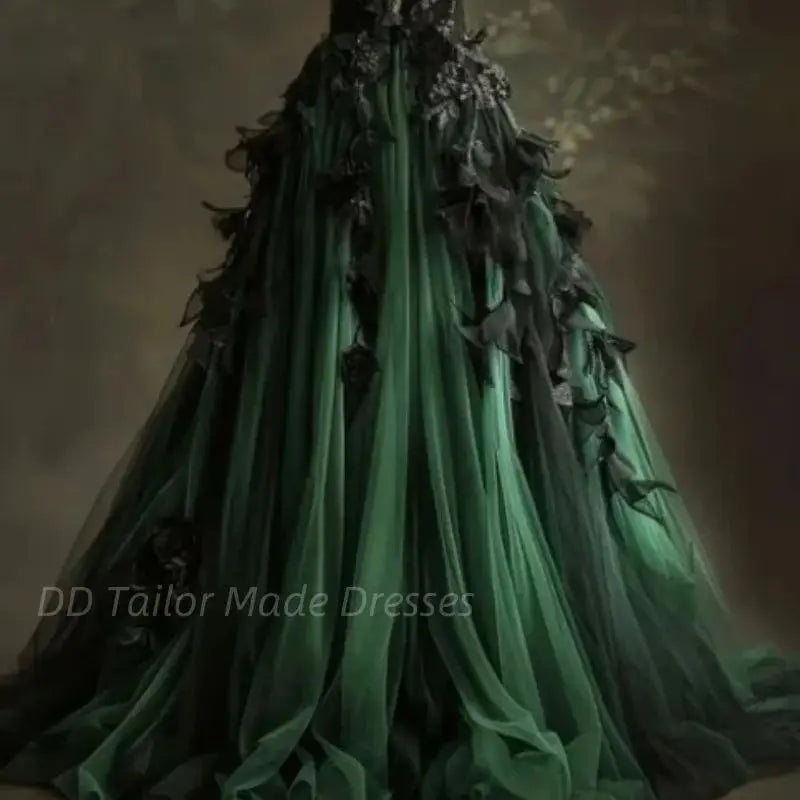 Gothic Wedding Dress With 3D Floral Appliques Black And Dark Green A-Line Vintage Bridal Gown Customized Robe De mariée