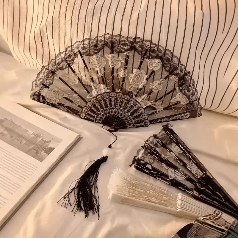 Gothic Rose Lace Folding Hand Fan Vintage Floral Foldable Fan with Tassel Retro Lolita Handheld Fan Wedding Party Cosplay
