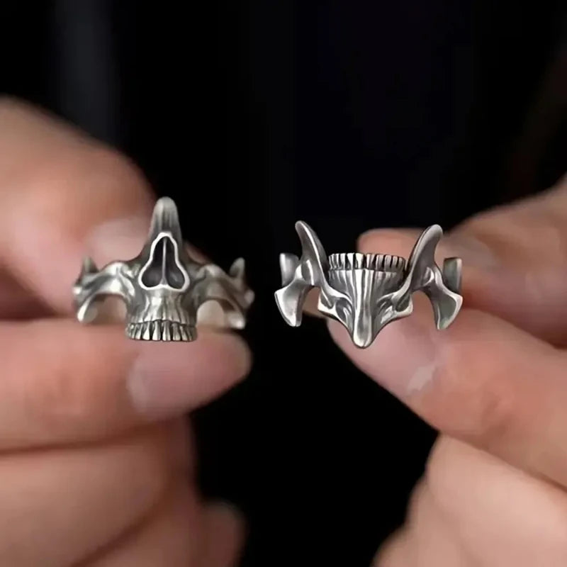 2Pcs Vintage Gothic Skull Mask Rings Personality Skull Mask Design Layered Finger Rings Set for Women Men Creative Punk Rings