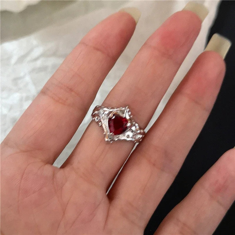 New Adjustable Opening Irregular Red Crystal Glass Heart Aesthetic Rings for Women Gothic Animal Spider Ring Creative Jewelry