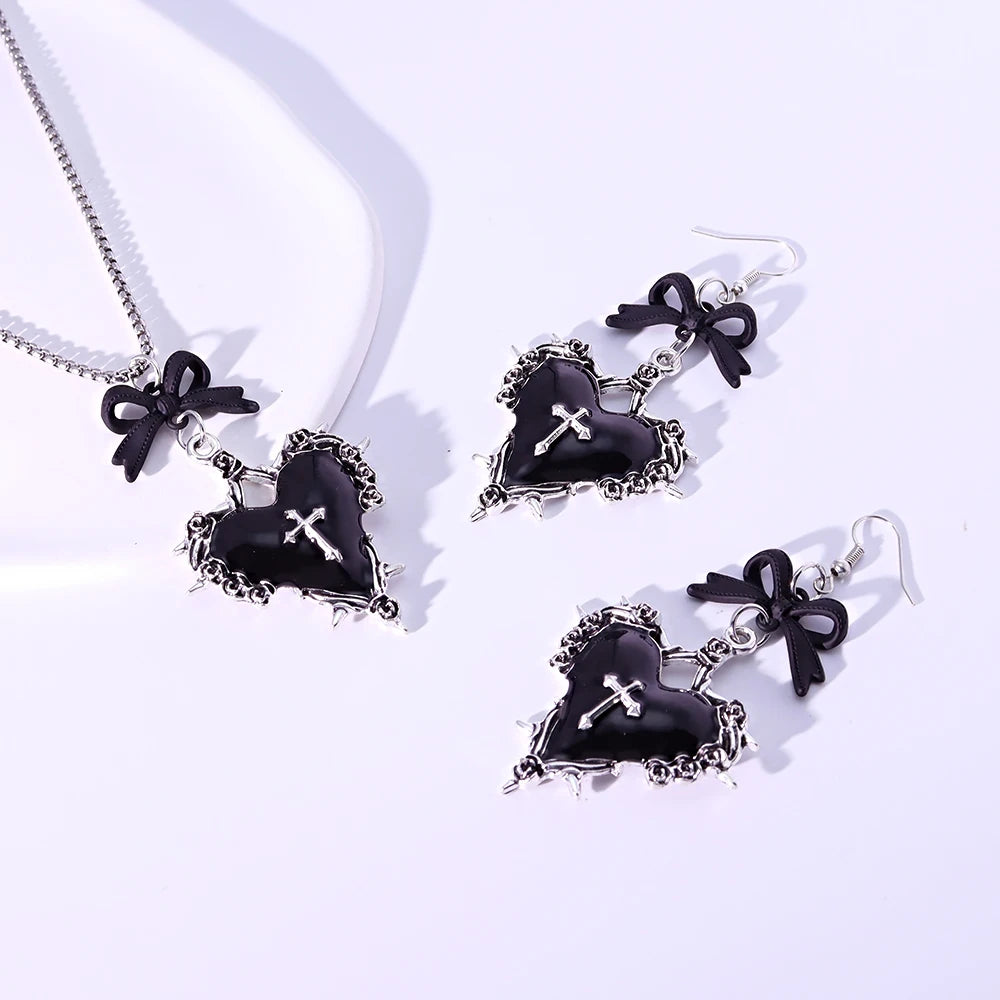 Gothic Cross Heart Necklace For Women Fashion Pagan Witchcraft Jewelry Accessories Gift Bow Bramble Rose Heart Pendant Choker