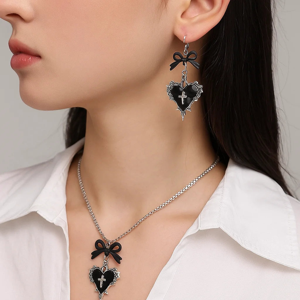 Gothic Cross Heart Necklace For Women Fashion Pagan Witchcraft Jewelry Accessories Gift Bow Bramble Rose Heart Pendant Choker