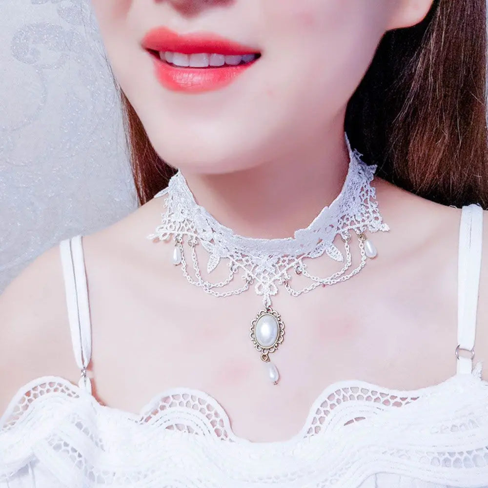 Gothic Fashion White Lace Statement Short Wedding Choker Collar Jewelry Bridal Necklace